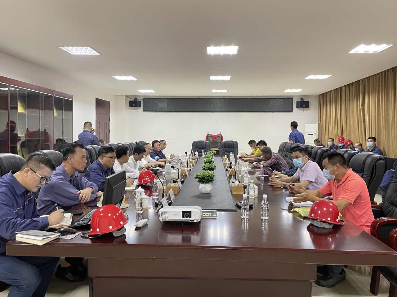 5月16日，省安委辦督導(dǎo)檢查組到陽(yáng)春新鋼鐵有限責(zé)任公司開展安全生產(chǎn)綜合督導(dǎo)檢查2.jpg