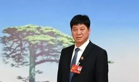DƬ
