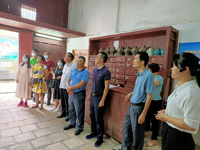 陽(yáng)春市統(tǒng)計(jì)局：組織黨員干部參觀中共陽(yáng)春縣地方組織聯(lián)絡(luò)站舊址永生堂1.jpg