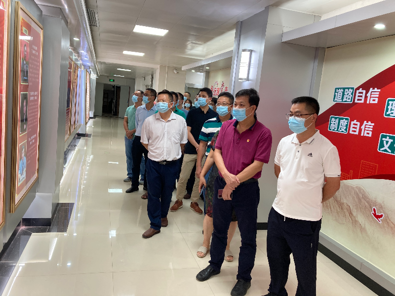 參觀反腐基地.jpg